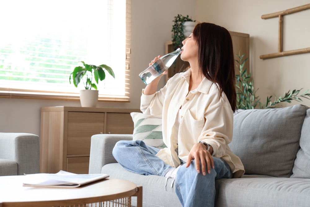 起床先喝水、每天伸展 10 分鐘，歐美爆紅的 66 天生活挑戰（Operation 66）激勵更多人展開自律行動。（圖片來源：Shutterstock）