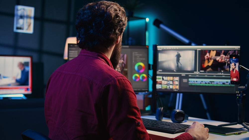 示意圖。無論是電影、影集等作品，除了幕前演員或導演，幕後更有諸多努力又有才華的推手，剪接師，正是其中之一。（圖片來源：Shutterstock）