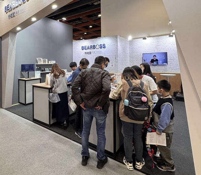 護眼專題系列２：搶攻電子書商機!全彩螢幕PK仿生紙 選購重點一次看