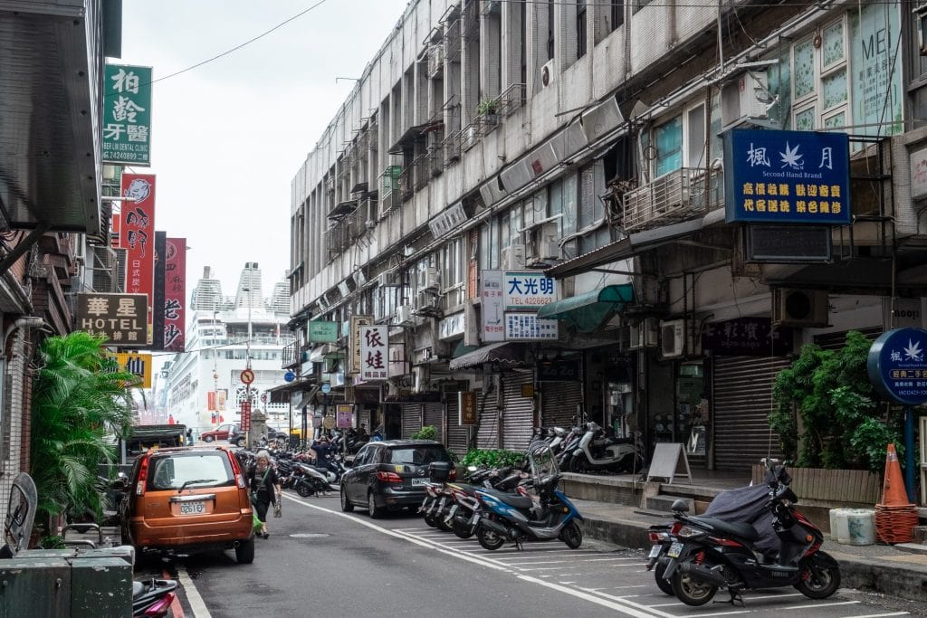 復育生態或再發展？基隆旭川河上明德、親民、至善大樓