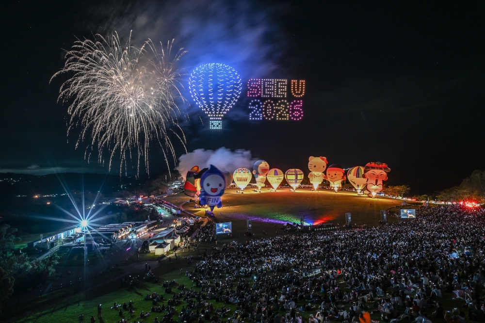 暑假去哪玩?7月全台夏季限定活動推薦,煙火、熱氣球、沙雕、玩水一次整理