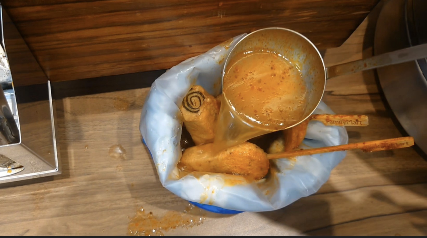 這是我之前去自備客買的一個可以裝食物食物袋,比保鮮盒還不佔空間,比較方便攜帶